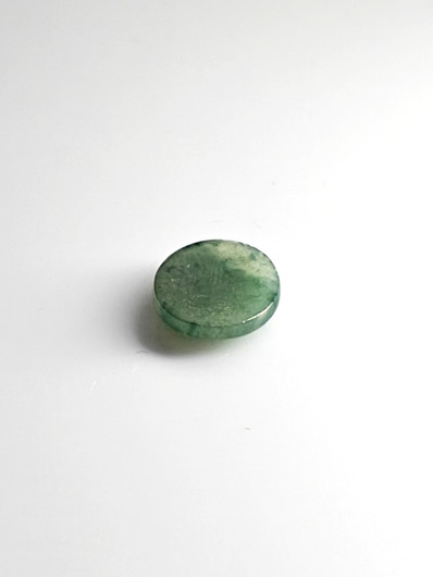 Jade 4,4 ct ovaali