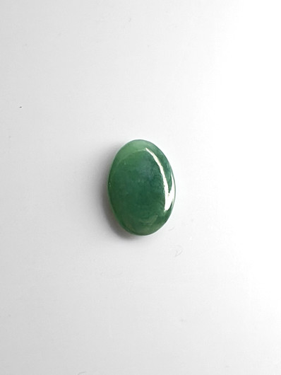 Jade 5,1 ct ovaali