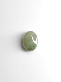 Jade 3,4 ct oval