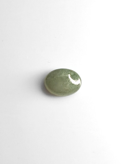 Jade 3,4 ct ovaali