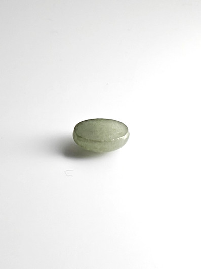 Jade 3,4 ct ovaali
