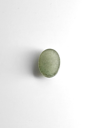 Jade 3,4 ct ovaali