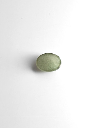 Jade 3,4 ct ovaali