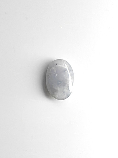 Jade 2,8 ct ovaali