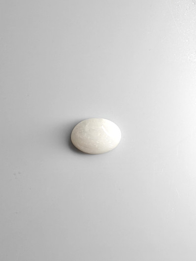 Jade 7,8 ct ovaali