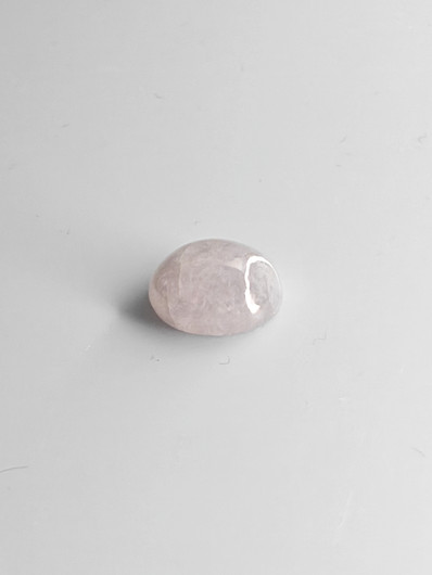 Jade 7,9 ct ovaali
