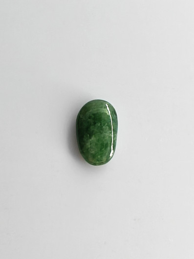 Jade 2 ct ovaali