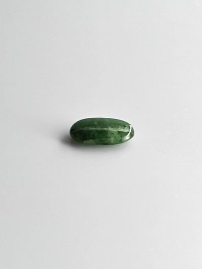 Jade 2 ct ovaali
