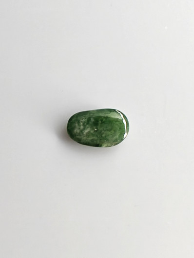 Jade 2 ct ovaali
