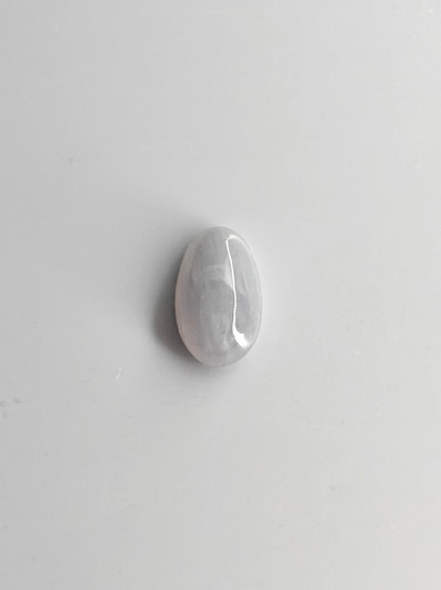 Jade 4,5 ct ovaali