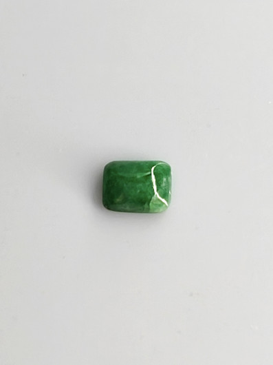 Jade 0,9 ct suorakaide