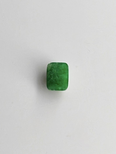 Jade 0,9 ct suorakaide