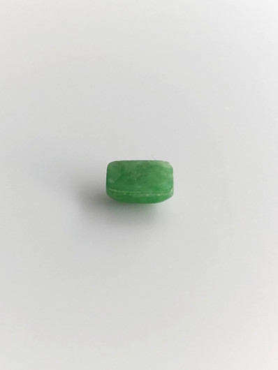 Jade 0,9 ct suorakaide