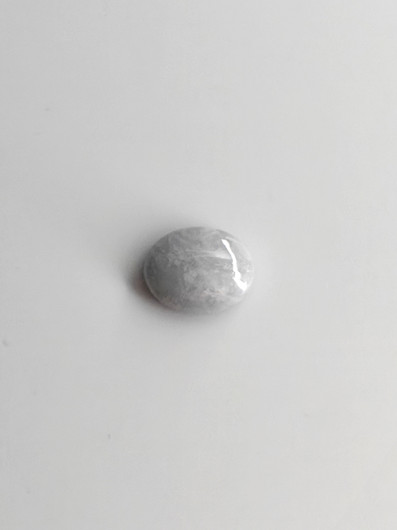 Jade 3,8 ct ovaali