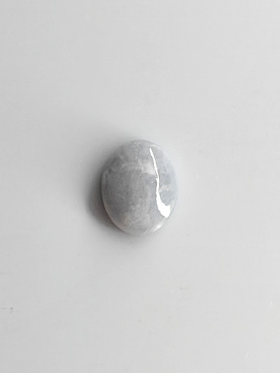 Jade 3,8 ct ovaali