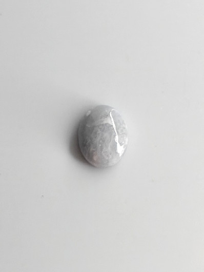 Jade 3,8 ct ovaali