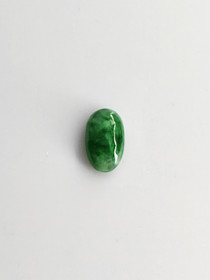 Jade 0,9 ct oval
