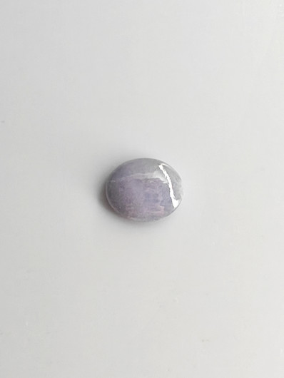 Jade 2,4 ct ovaali