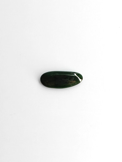 Jade 3,6 ct ovaali