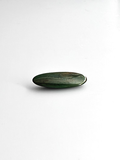 Jade 3,6 ct ovaali