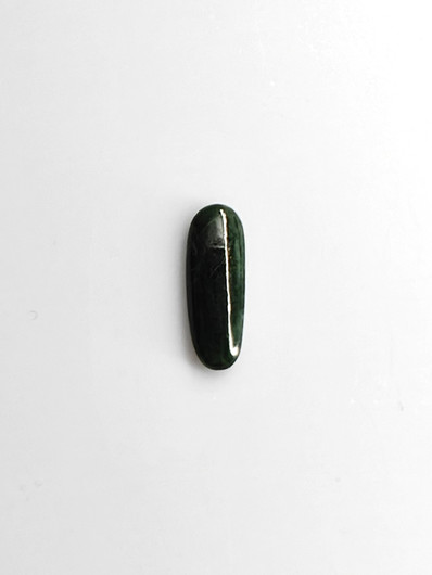 Jade 2,6 ct ovaali