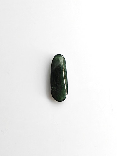 Jade 2,6 ct ovaali