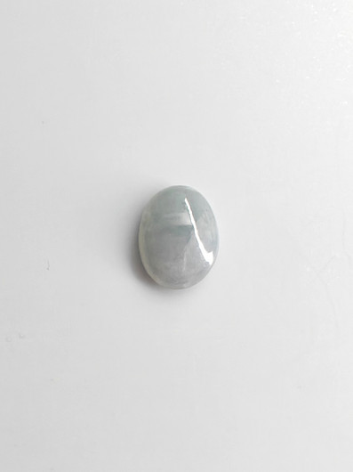 Jade 3,3 ct ovaali