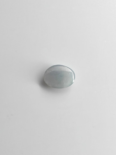 Jade 3,3 ct ovaali