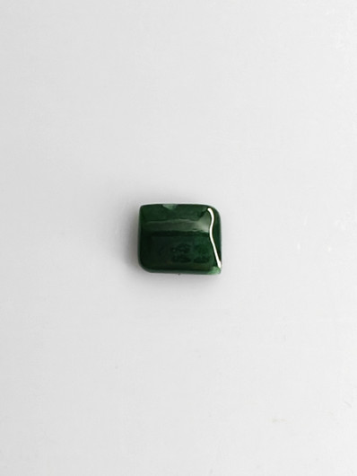 Jade 0,9 ct suorakaide