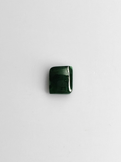 Jade 0,9 ct suorakaide