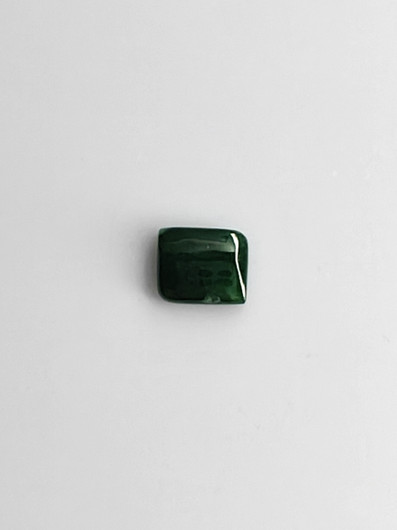 Jade 0,9 ct suorakaide