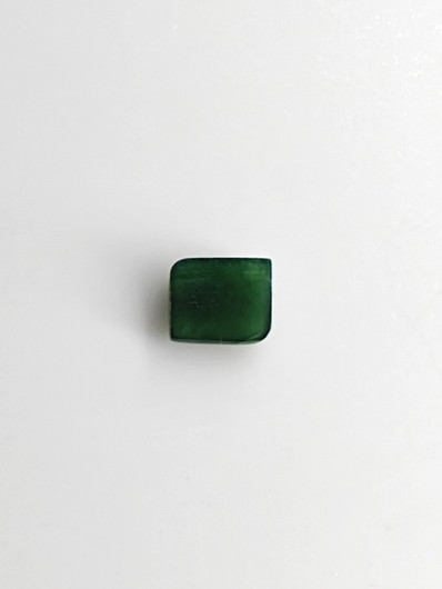 Jade 0,9 ct suorakaide