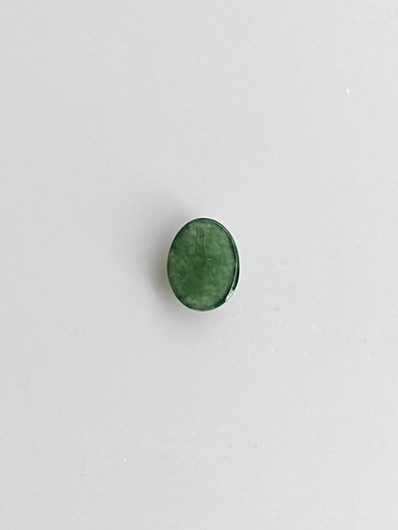 Jade 0,6 ct ovaali