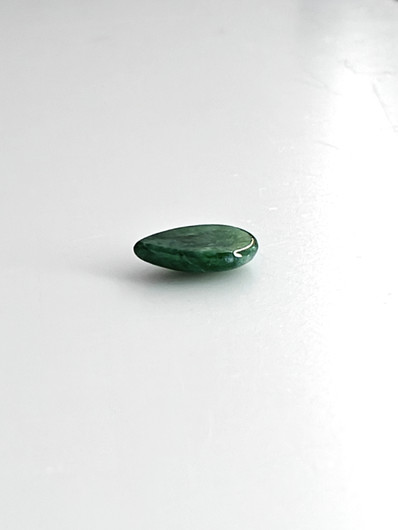Jade 1,1 ct pisara