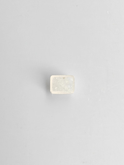 Jade 0,3 ct suorakaide