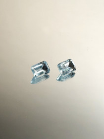 Topaz pair 7 x 5 x 3 mm emerald