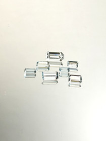 Topaz 7 (7 x 3 - 4 x 2 mm) emerald 