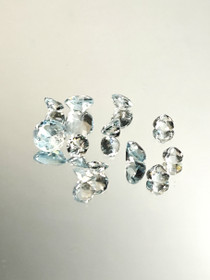 Topaz 12 stones (6 - 4 mm) round
