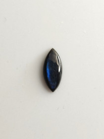 Labradoriitti 1,7 ct markiisi