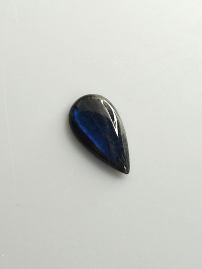 Labradoriitti 9,2 ct pisara
