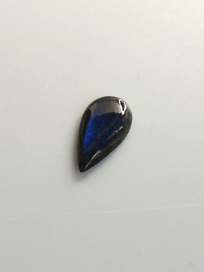 Labradoriitti 9,2 ct pisara