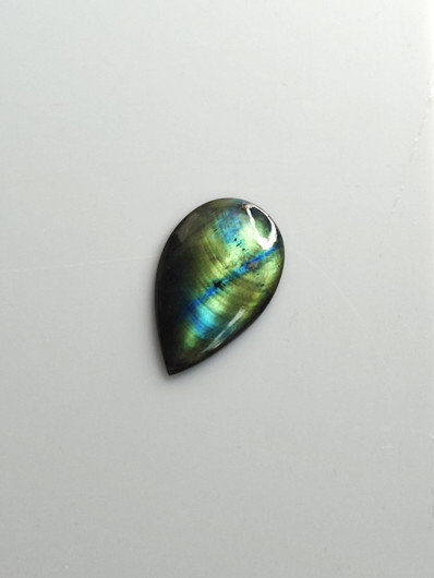 Labradoriitti 17,2 ct pisara