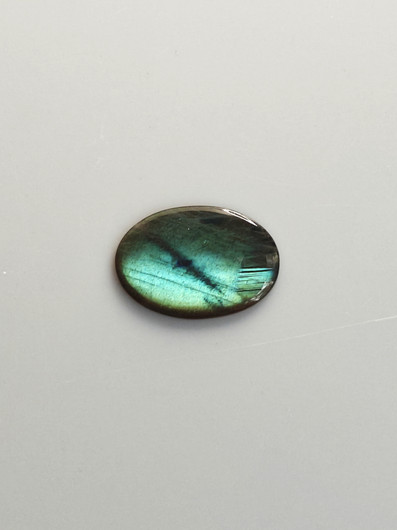 Labradoriitti 11,3 ct ovaali