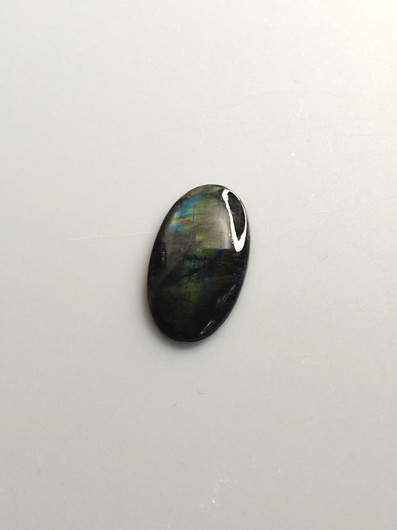 Labradoriitti 13,8 ct ovaali