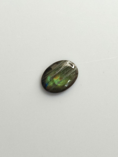 Labradoriitti 8,1 ct ovaali