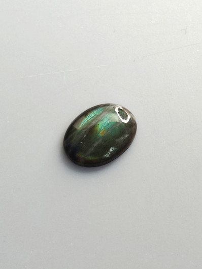 Labradoriitti 8,1 ct ovaali