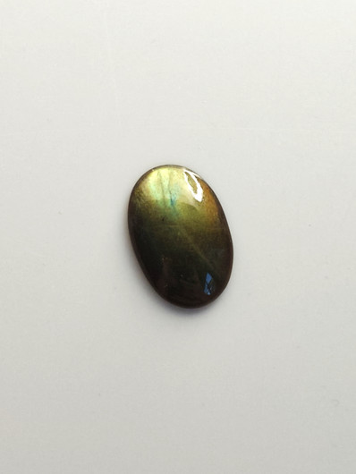 Labradoriitti 10,8 ct ovaali