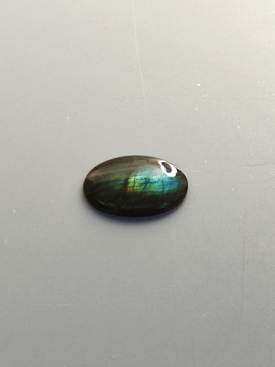 Labradoriitti 11,5 ct ovaali