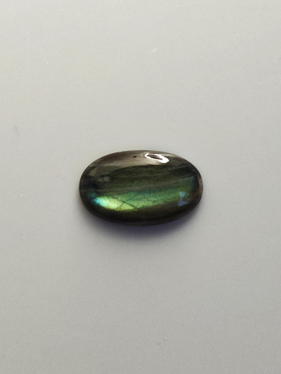 Labradoriitti 16,9 ct ovaali
