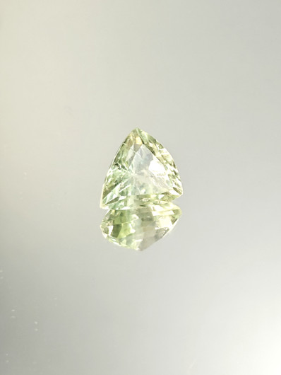Fluoriitti 8,7 ct, kolmio
